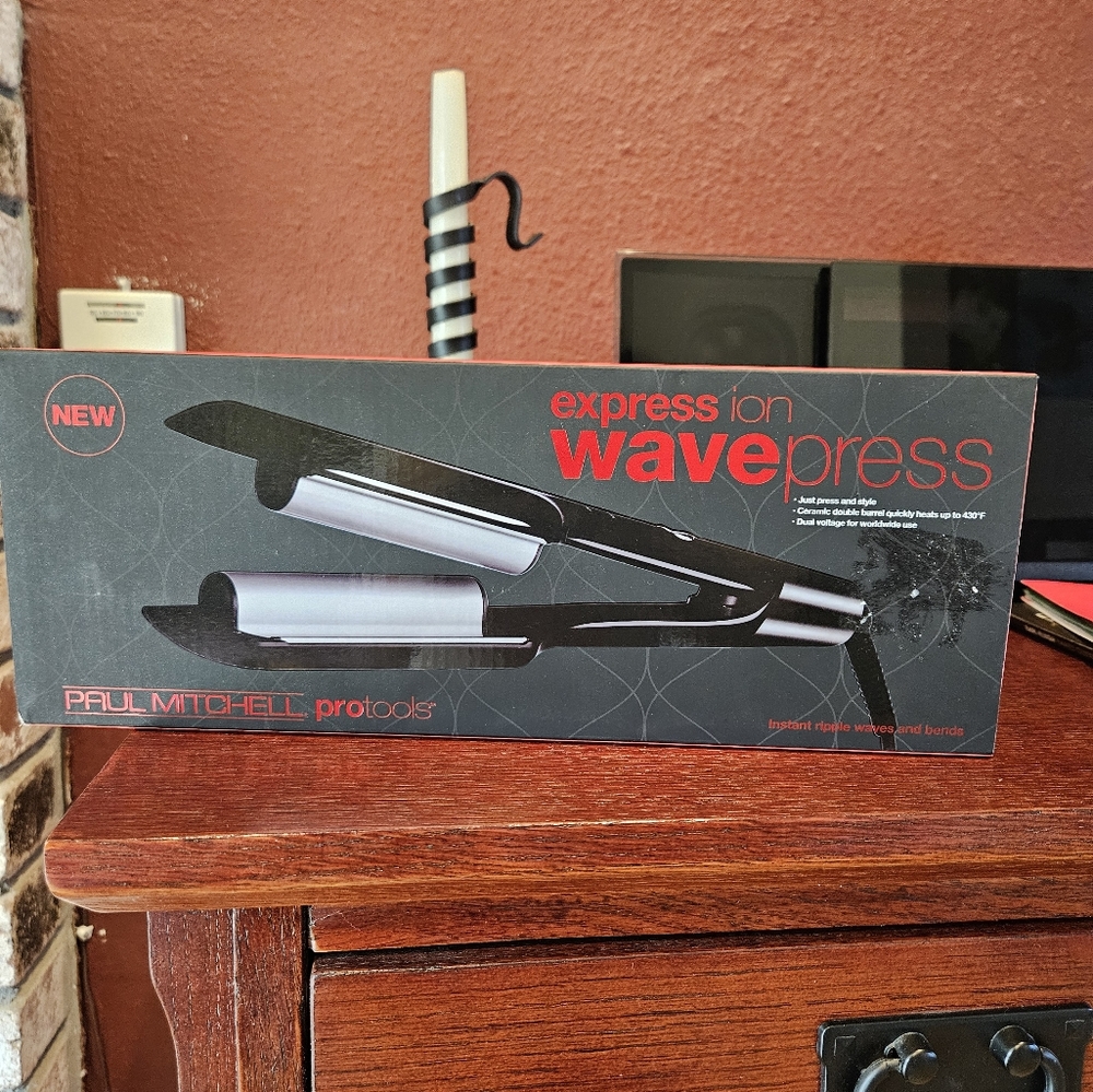 Paul Mitchell Express Ion Wave Press